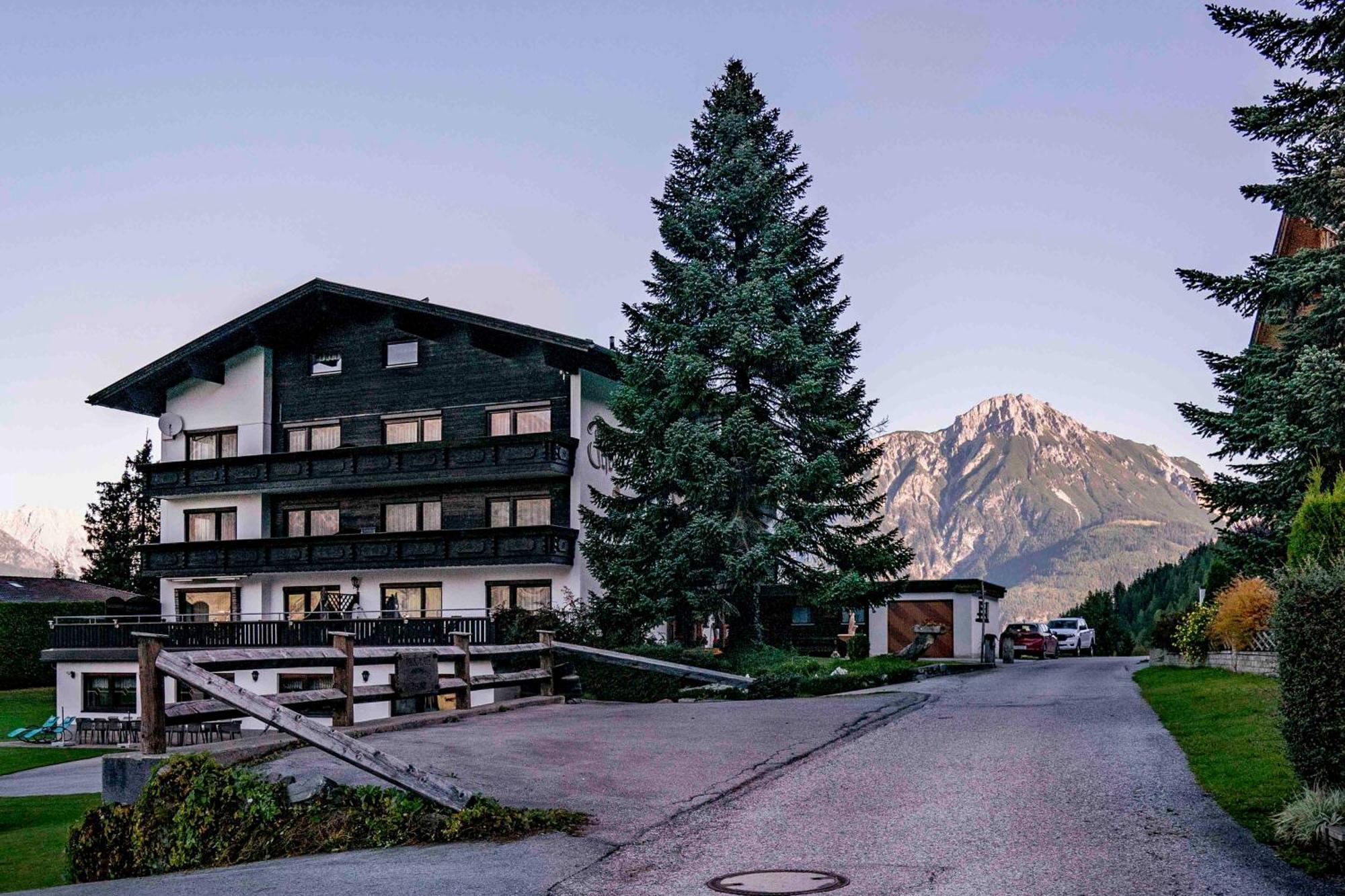 Ferienwohnungen Monja Und Dietmar Thoeni Arzl im Pitztal Eksteriør bilde