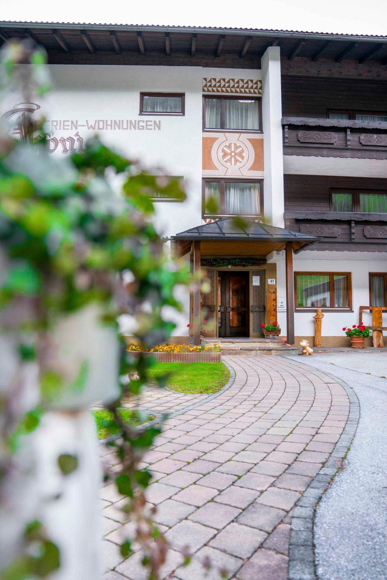 Ferienwohnungen Monja Und Dietmar Thoeni Arzl im Pitztal Eksteriør bilde