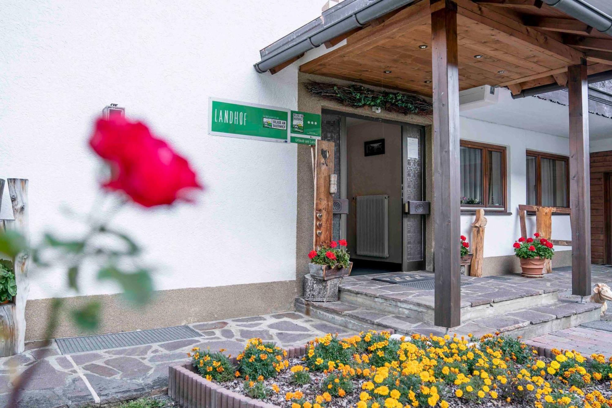 Ferienwohnungen Monja Und Dietmar Thoeni Arzl im Pitztal Eksteriør bilde